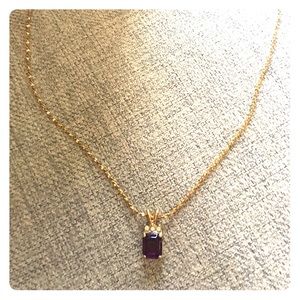 Gold tone necklace